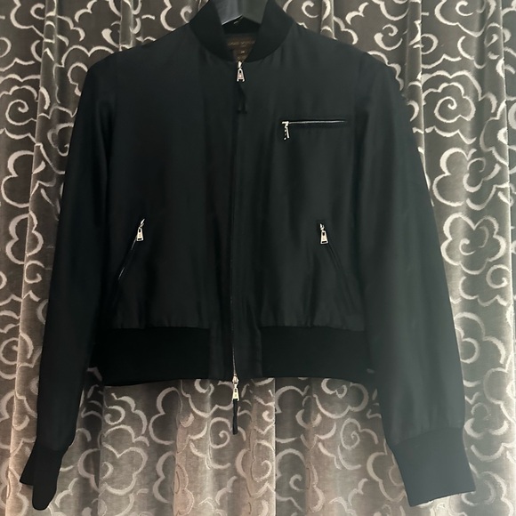RARE Louis Vuitton "Louis Vuitton Paris" print bomber jacket sz 38 - Picture 3 of 11